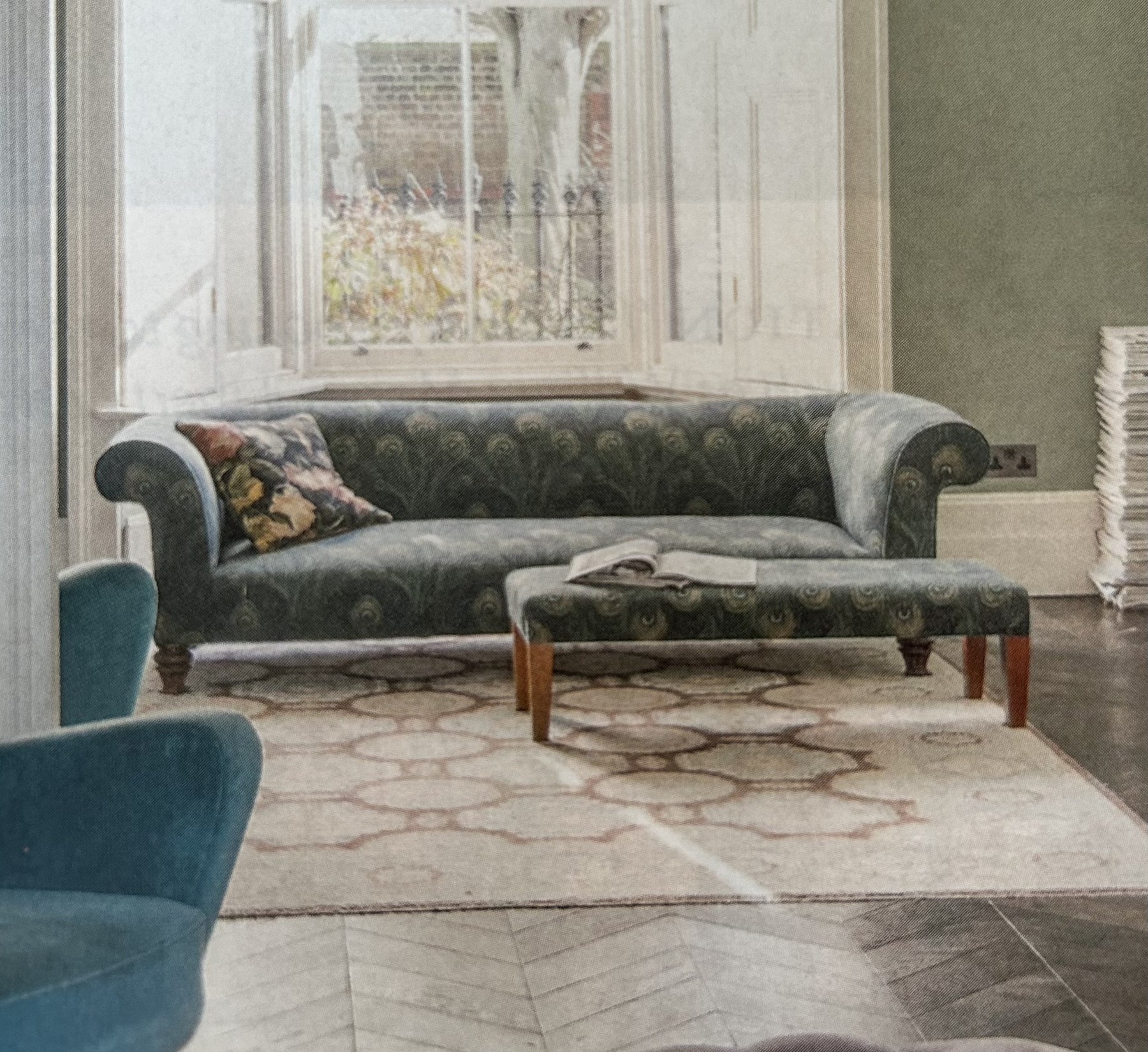 Footstool in einer modernen Wohnlandschaft
